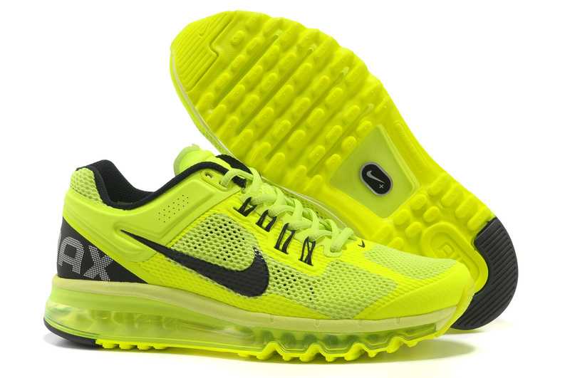 chaussures nike requin fluo